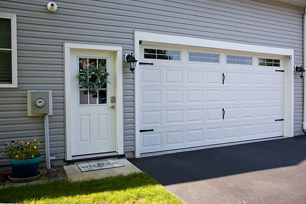 24/7 Emergency Garage Door Panel Replacement experts in Snowflake, AZ